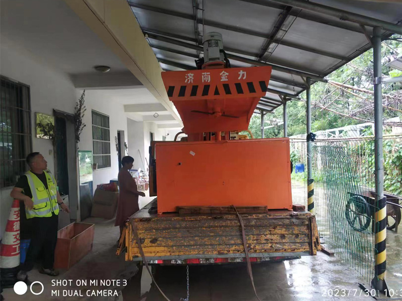 湖州高速公路綠籬修剪機平時如何保養(yǎng)?